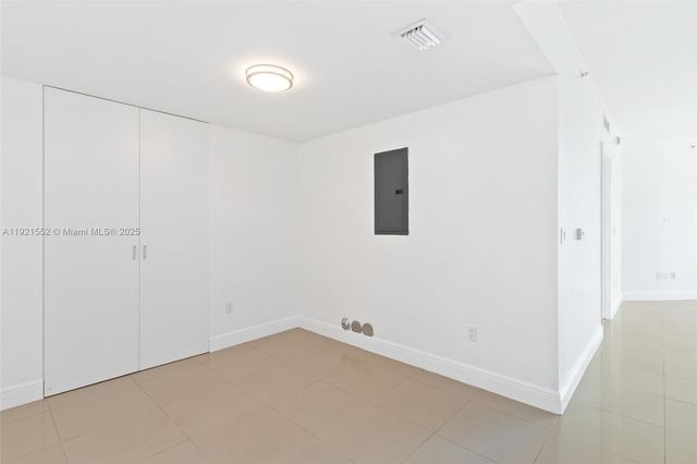 350 S Miami Ave 1805, Miami, FL 33130