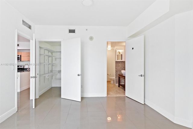 350 S Miami Ave 1805, Miami, FL 33130