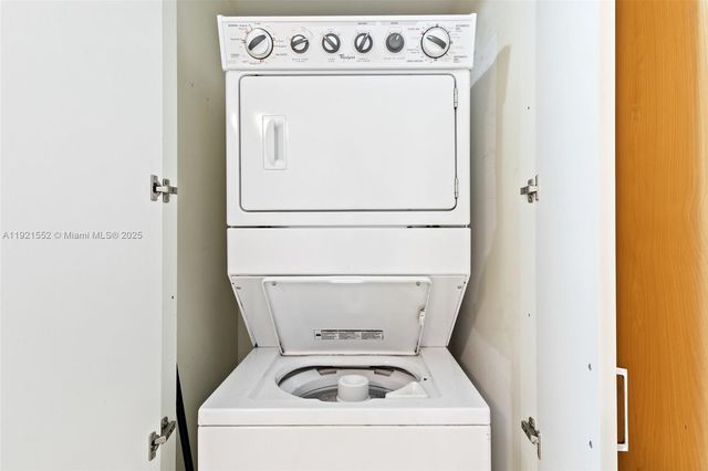 350 S Miami Ave 1805, Miami, FL 33130