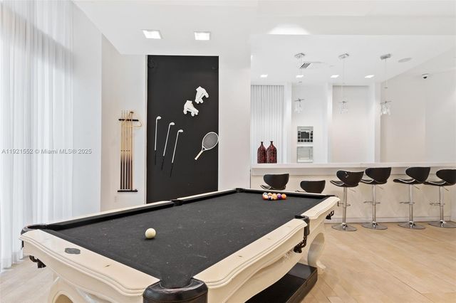 350 S Miami Ave 1805, Miami, FL 33130