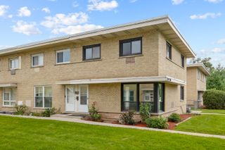 1250 N Wheeling Road, Mount Prospect, IL 60056