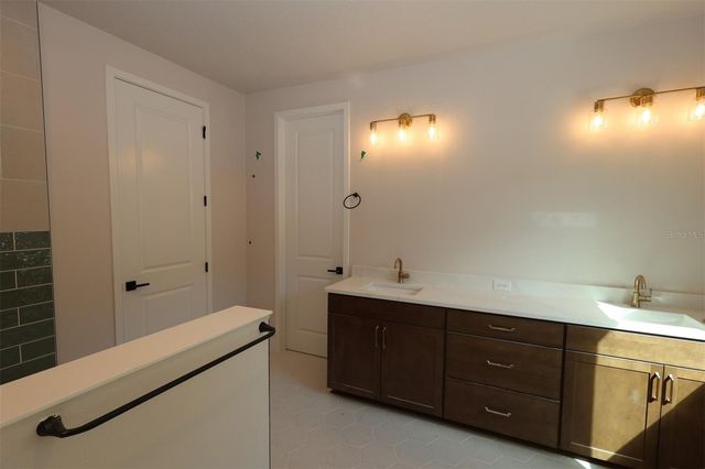 2916 W ELLIS DRIVE, Tampa, FL 33611