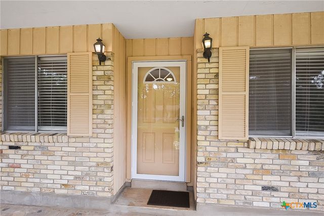 185 Oklahoma Avenue, New Braunfels, TX 78130