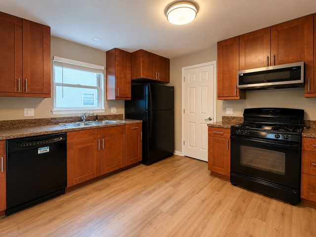 82 Holmes Way X2, Schaumburg, IL 60193