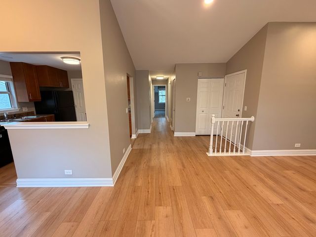 82 Holmes Way X2, Schaumburg, IL 60193