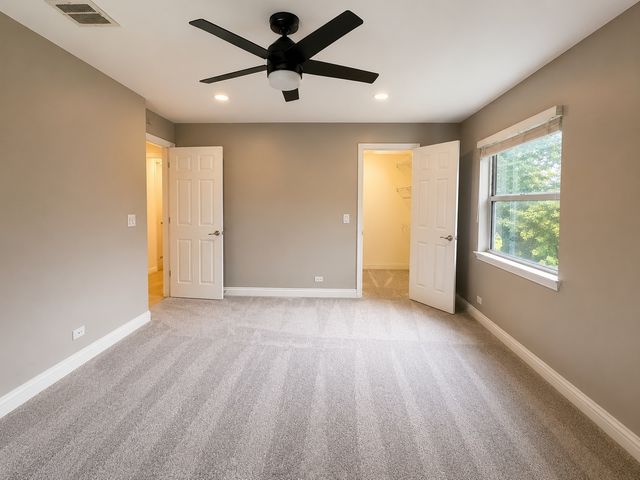 82 Holmes Way X2, Schaumburg, IL 60193