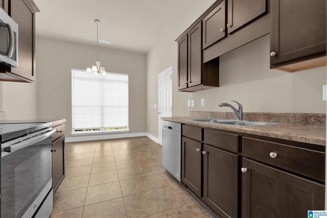 196 GREENWOOD CIRCLE, Calera, AL 35040