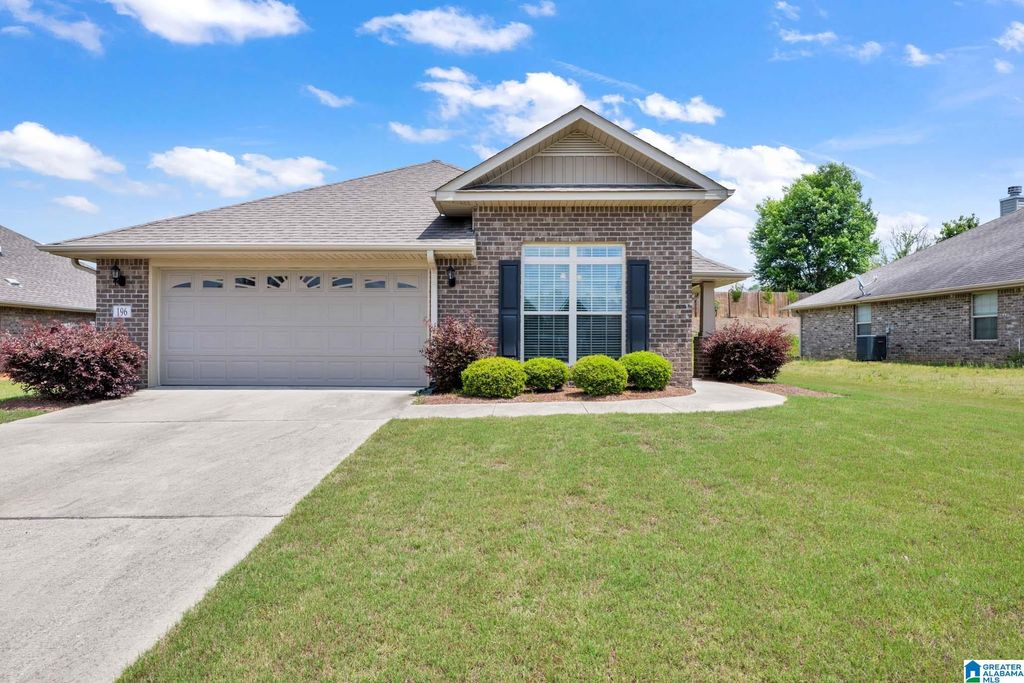 196 GREENWOOD CIRCLE, Calera, AL 35040