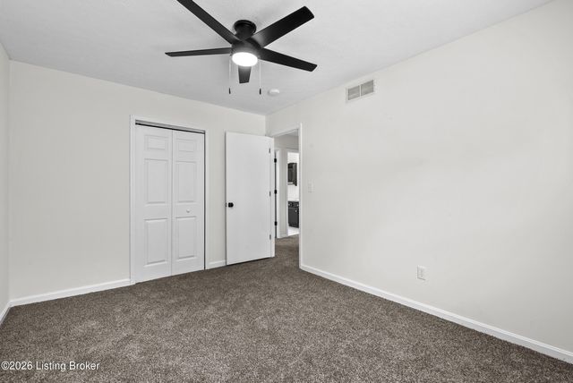 7406 Covey Pl, Louisville, KY 40291