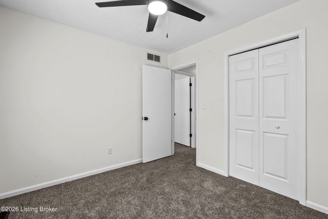 7406 Covey Pl, Louisville, KY 40291
