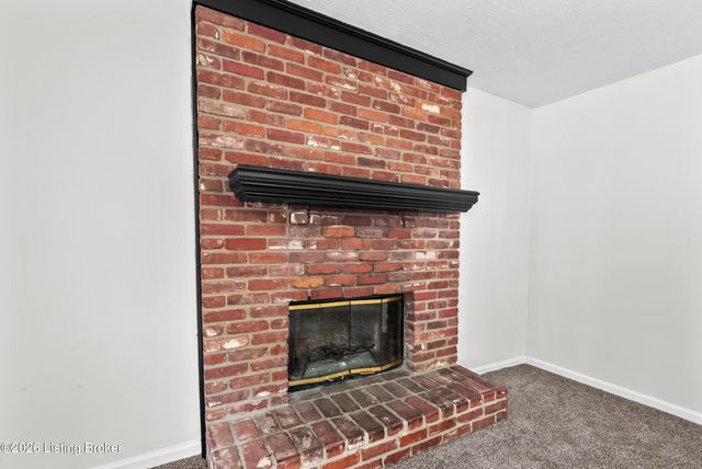 7406 Covey Pl, Louisville, KY 40291