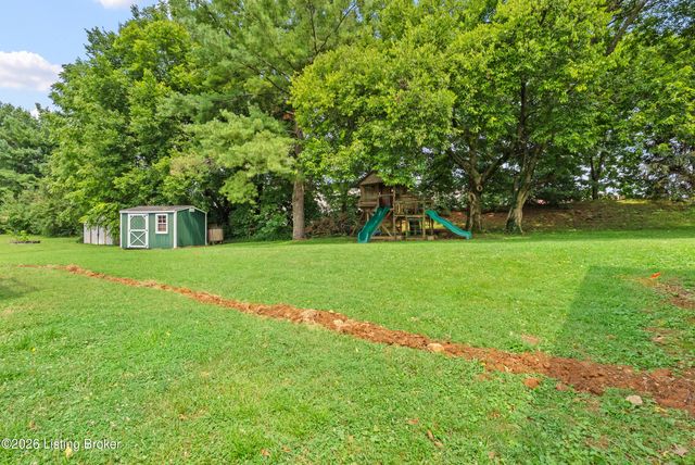 7406 Covey Pl, Louisville, KY 40291