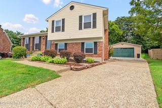 7406 Covey Pl, Louisville, KY 40291