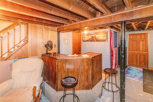 13 Hewlett Road, Red Hook, NY 12571