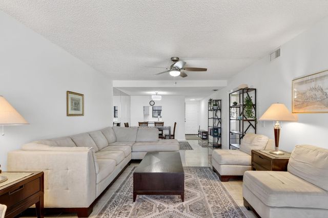 890 N Federal Highway 403, Lantana, FL 33462