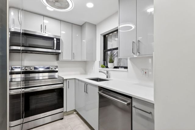 890 N Federal Highway 403, Lantana, FL 33462