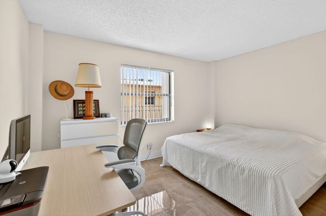 890 N Federal Highway 403, Lantana, FL 33462