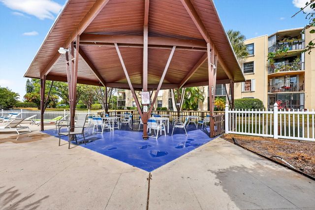 890 N Federal Highway 403, Lantana, FL 33462