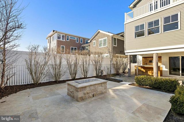 262 N 1ST ST, Surf City, NJ 08008
