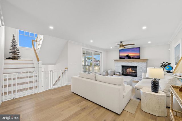 262 N 1ST ST, Surf City, NJ 08008