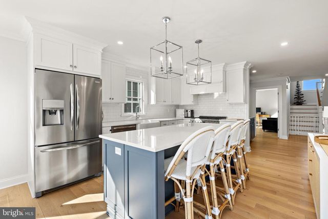 262 N 1ST ST, Surf City, NJ 08008