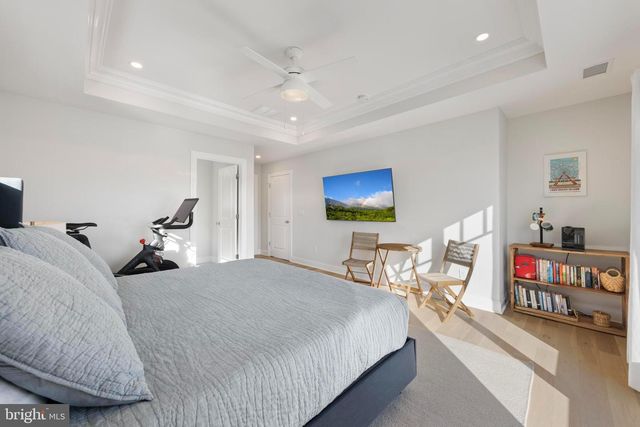262 N 1ST ST, Surf City, NJ 08008