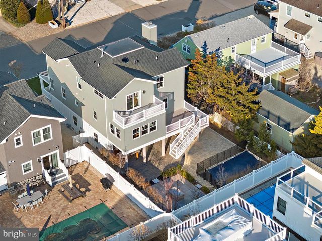 262 N 1ST ST, Surf City, NJ 08008