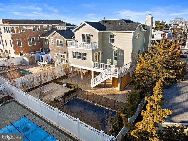 262 N 1ST ST, Surf City, NJ 08008