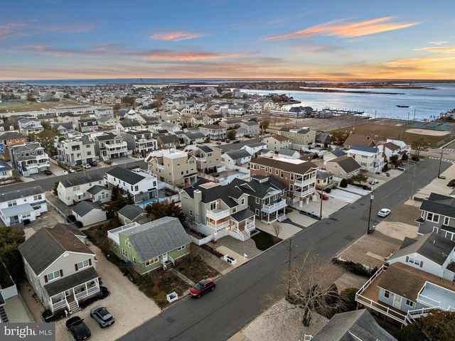 262 N 1ST ST, Surf City, NJ 08008