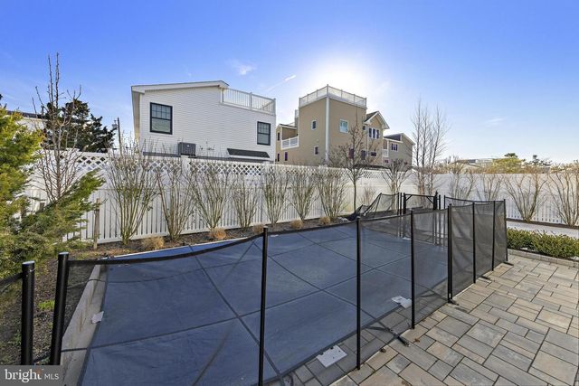 262 N 1ST ST, Surf City, NJ 08008
