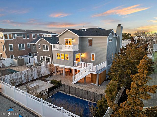 262 N 1ST ST, Surf City, NJ 08008
