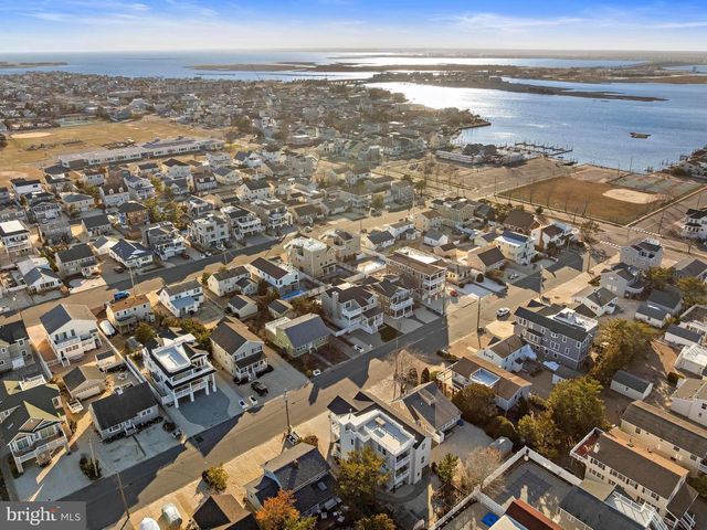 262 N 1ST ST, Surf City, NJ 08008