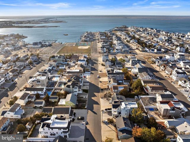 262 N 1ST ST, Surf City, NJ 08008