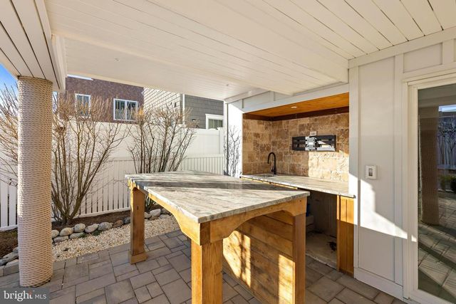 262 N 1ST ST, Surf City, NJ 08008