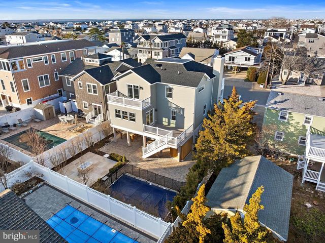 262 N 1ST ST, Surf City, NJ 08008