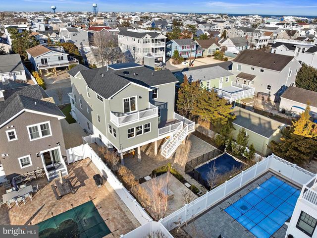 262 N 1ST ST, Surf City, NJ 08008