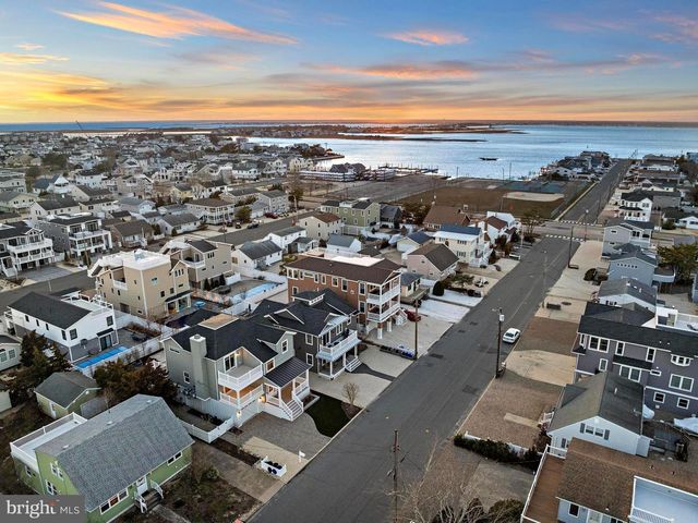 262 N 1ST ST, Surf City, NJ 08008
