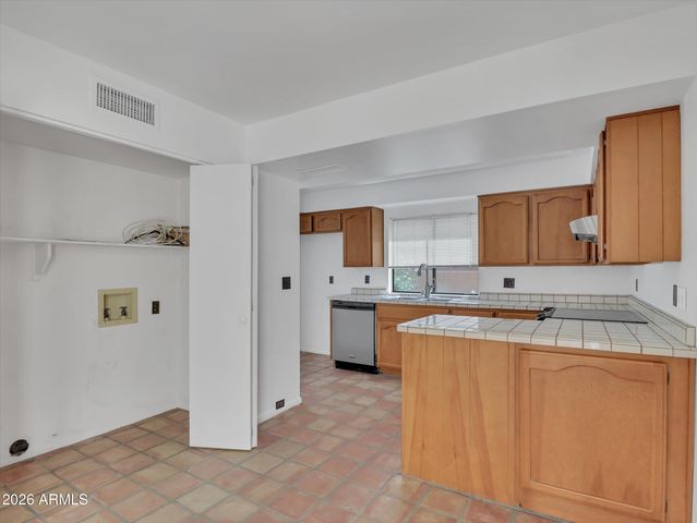 1010 E BECKER Lane, Phoenix, AZ 85020