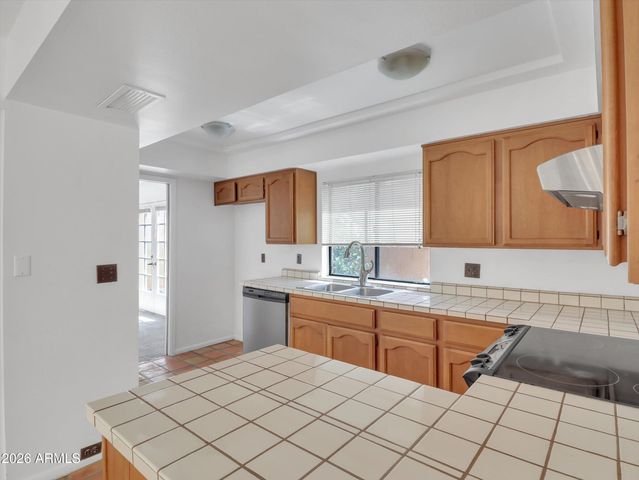 1010 E BECKER Lane, Phoenix, AZ 85020