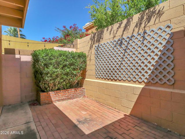 1010 E BECKER Lane, Phoenix, AZ 85020
