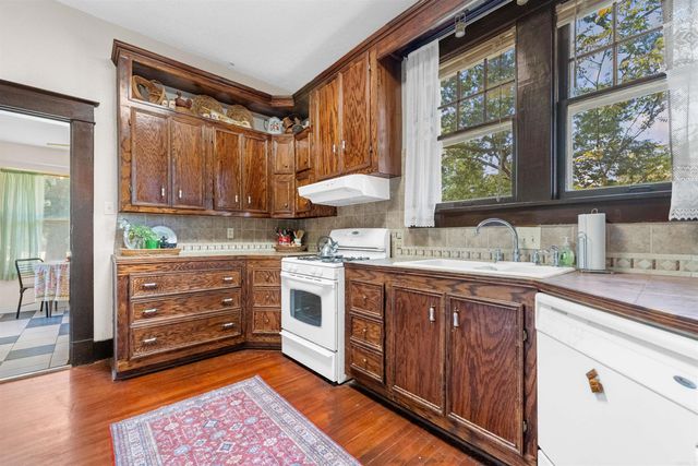 615 W Front Street, Lonoke, AR 72086