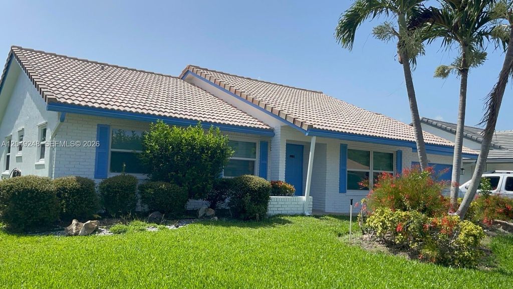 7824 SUNFLOWER DR, Margate, FL 33063