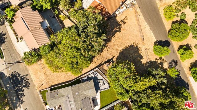 4001 N College Crest Dr., Los Angeles, CA 90065