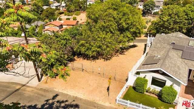 4001 N College Crest Dr., Los Angeles, CA 90065