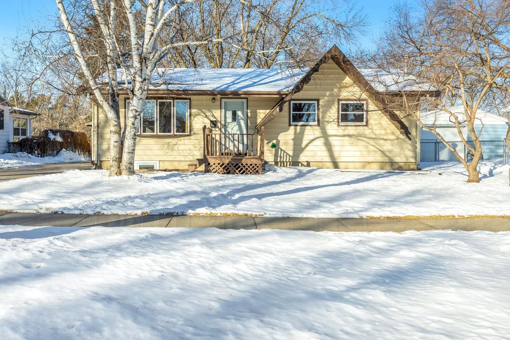 2814 10th Street N, Fargo, ND 58102