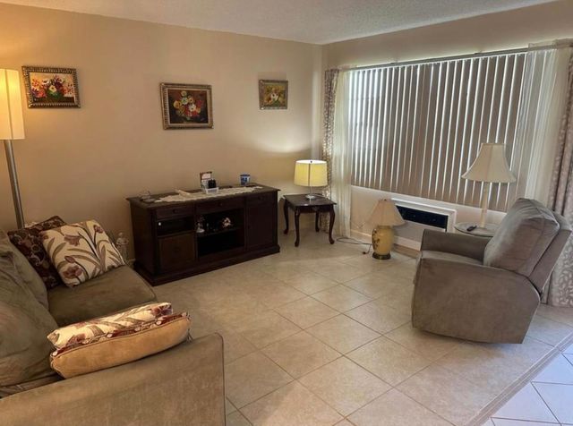 30 WESTBURY B Circle 30, Deerfield Beach, FL 33442