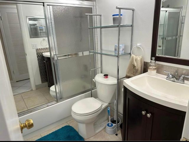30 WESTBURY B Circle 30, Deerfield Beach, FL 33442