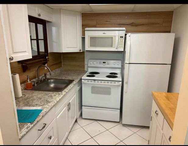 30 WESTBURY B Circle 30, Deerfield Beach, FL 33442