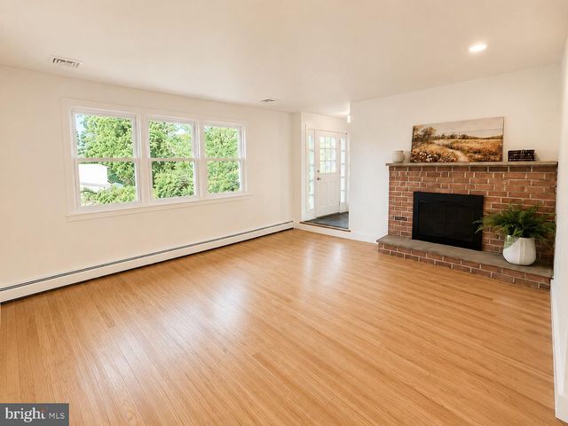 800 FALCON LN, West Chester, PA 19382