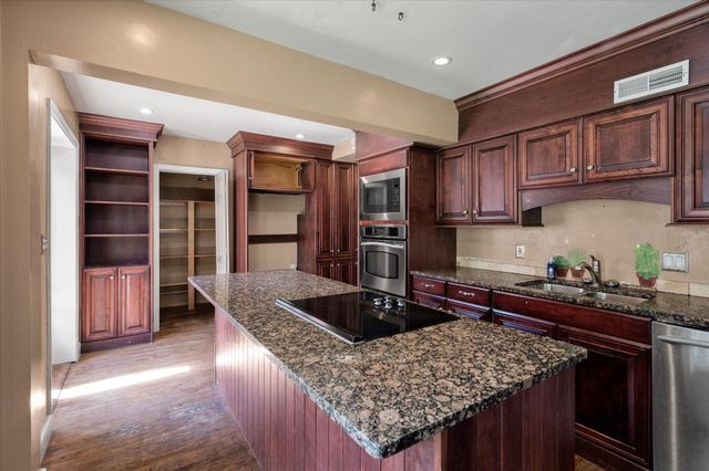 565 Savannah Highway, Charleston, SC 29407